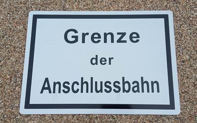 <strong>Sonderschild</strong><br>Sonderschild - Grenze derAnschlussbahn // Foto © Otto Dittmann GmbH